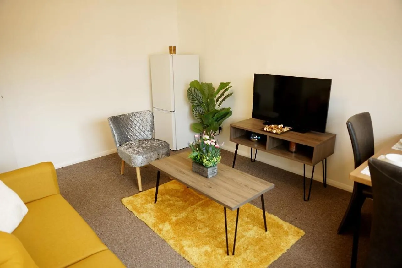 10Bh Dreams Unlimited- Budget Heathrow Long Stay Apartment With Free Parking Ashford  Ashford (Surrey)