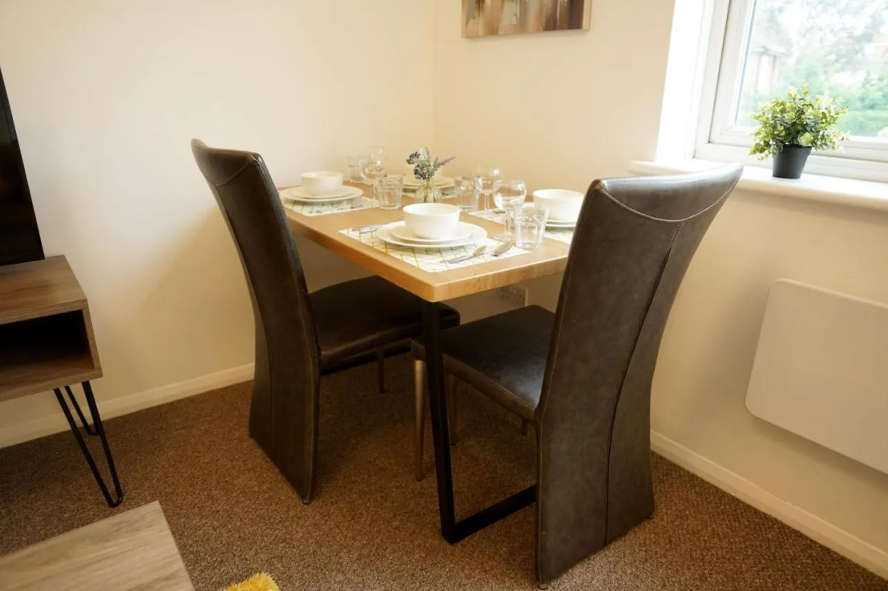 Holiday home 10Bh Dreams Unlimited- Budget Heathrow Long Stay Apartment With Free Parking Ashford