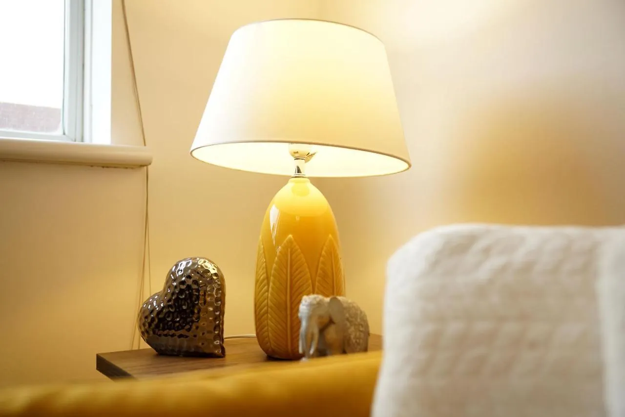 10Bh Dreams Unlimited- Budget Heathrow Long Stay Apartment With Free Parking Ashford  0*, Ashford (Surrey)