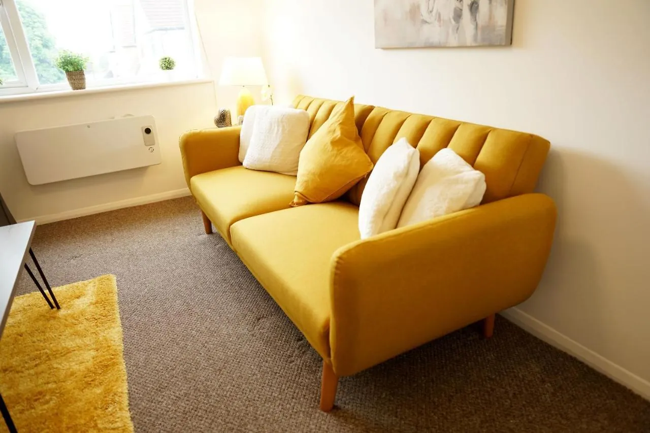 10Bh Dreams Unlimited- Budget Heathrow Long Stay Apartment With Free Parking Ashford  Holiday home